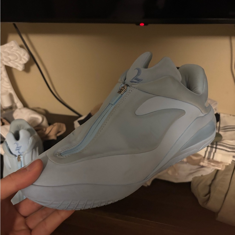 Light Blue Shai Gilgeous-Alexander sneaker. - Picture 3 of 5